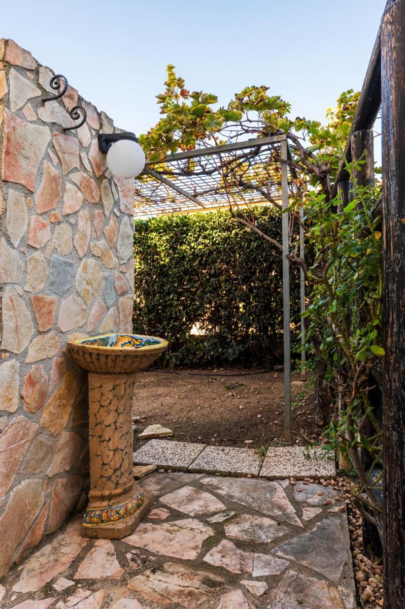 Villa Plumeria Campofelice Di Roccella Exterior photo