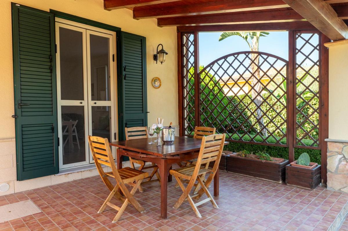 Villa Plumeria Campofelice Di Roccella Exterior photo
