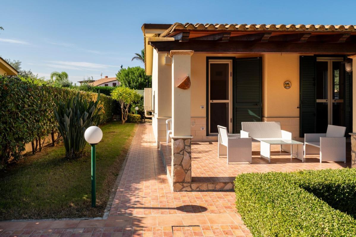 Villa Plumeria Campofelice Di Roccella Exterior photo